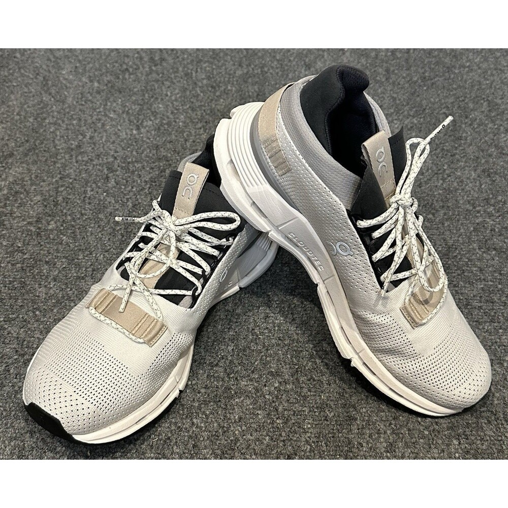 On Cloud Cloudnova Running Shoe Sneakers Women’s Size 8.5 White/Sand